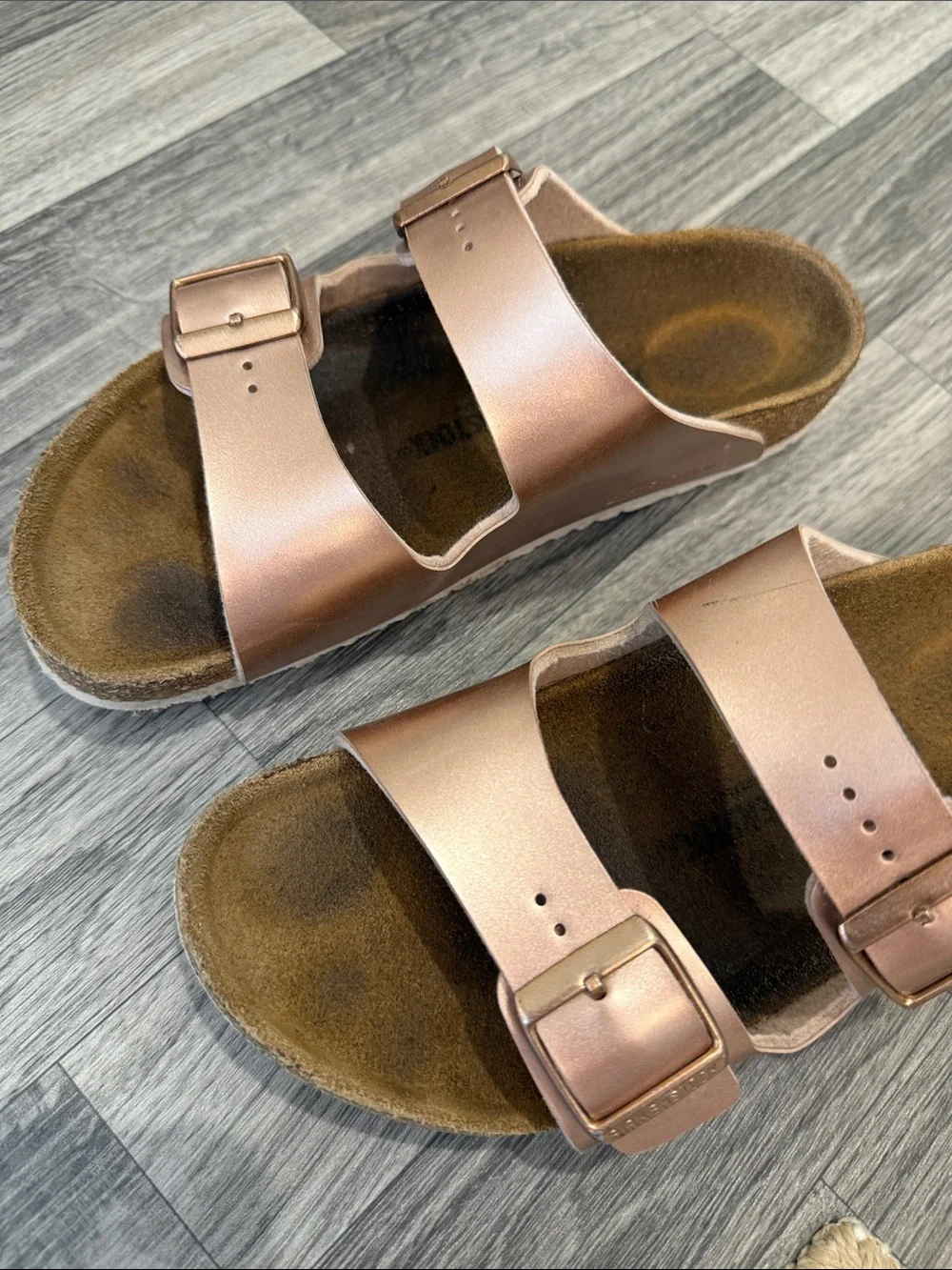 Birkenstock Arizona Girls Rose Gold Slide Sandals size 3